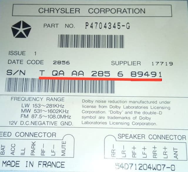 Dodge magnetolos etiketė ir serijos numerio pavyzdys 2