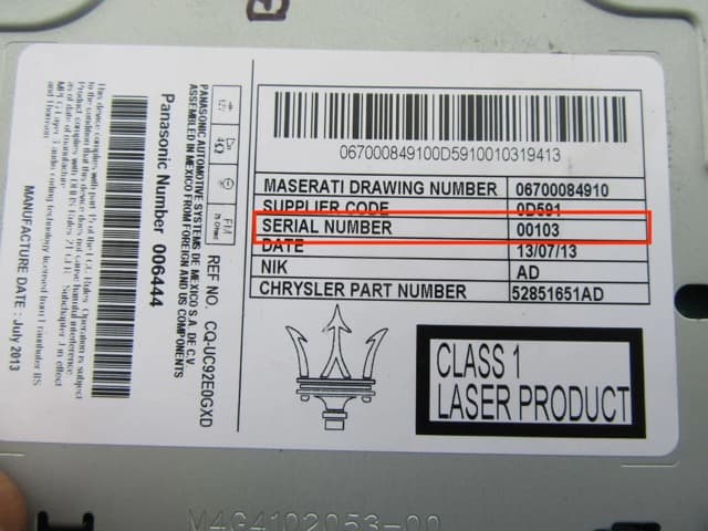 Maserati magnetolos etiketė ir serijos numerio pavyzdys 5