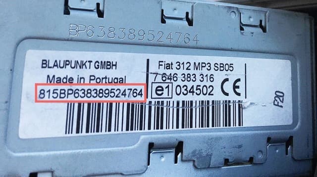 Mercedes-Benz magnetolos etiketė ir serijos numerio pavyzdys 3
