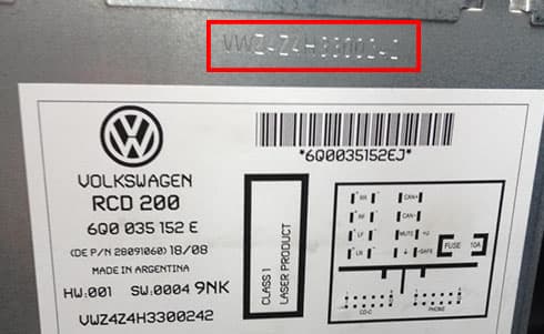 Volkswagen magnetolos etiketė ir serijos numerio pavyzdys 5